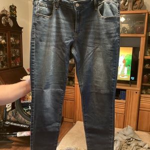 Old Navy Rockstar Super Skinny Low Rise jeans size 16